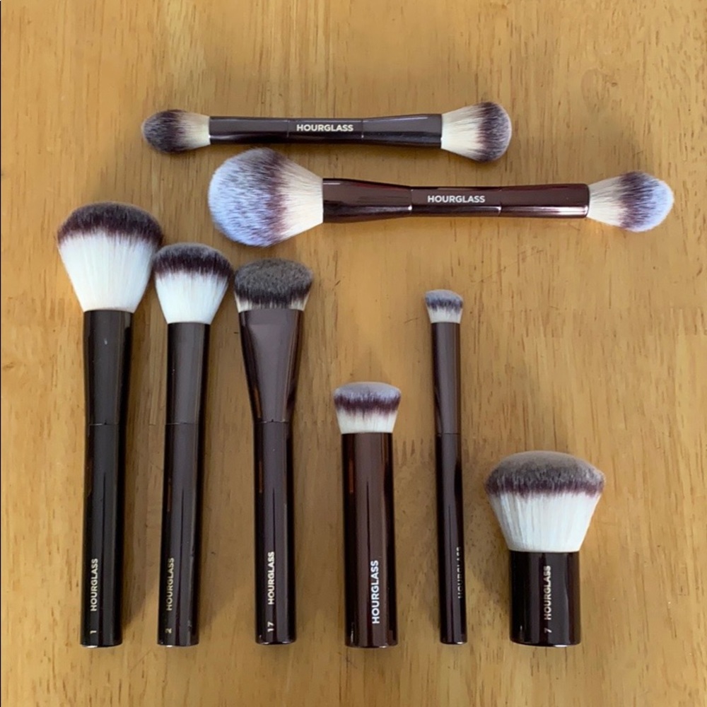 Hourglass 16 Brush Set